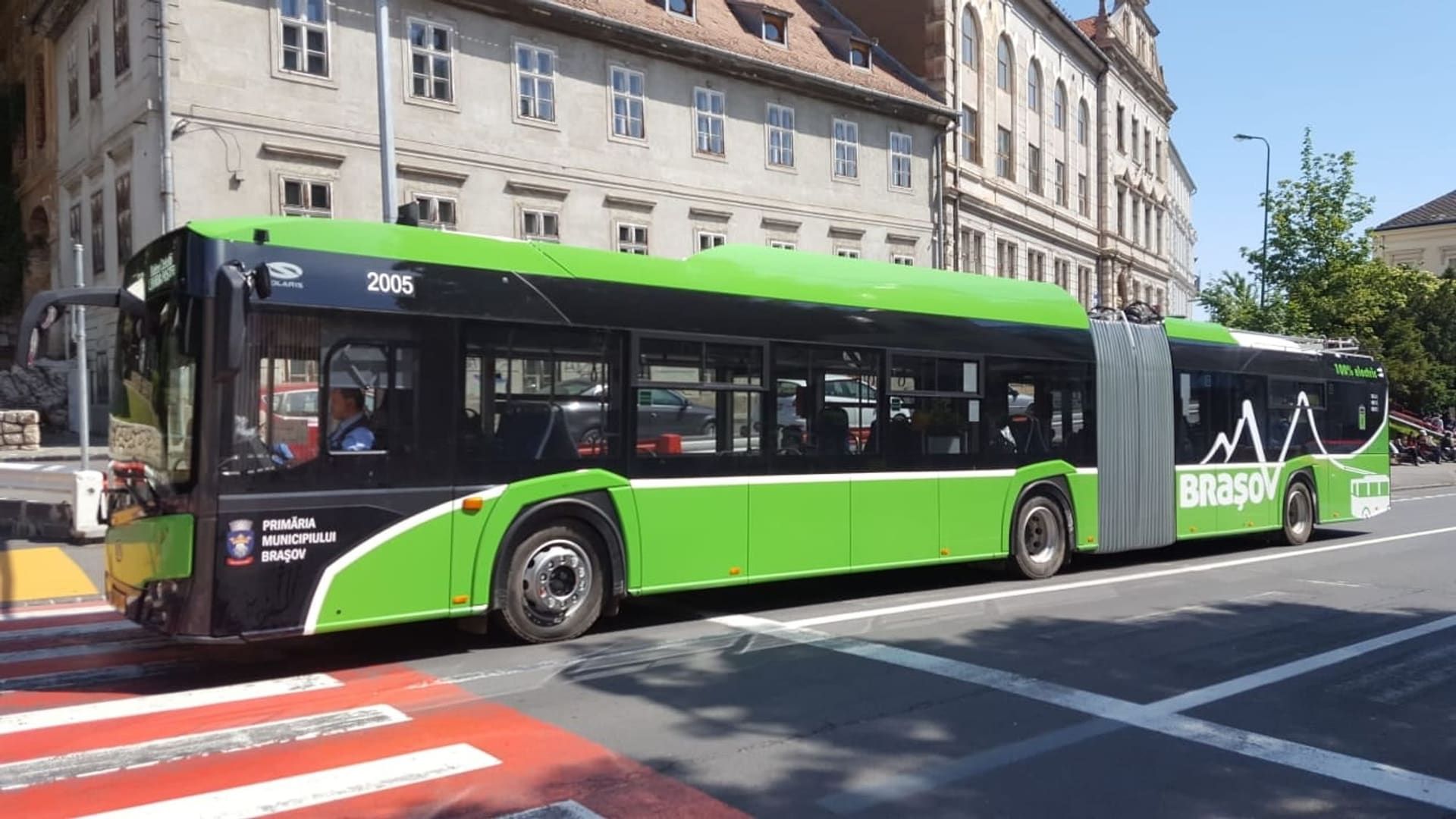 Autobuz RATBV care deservește aeroportul