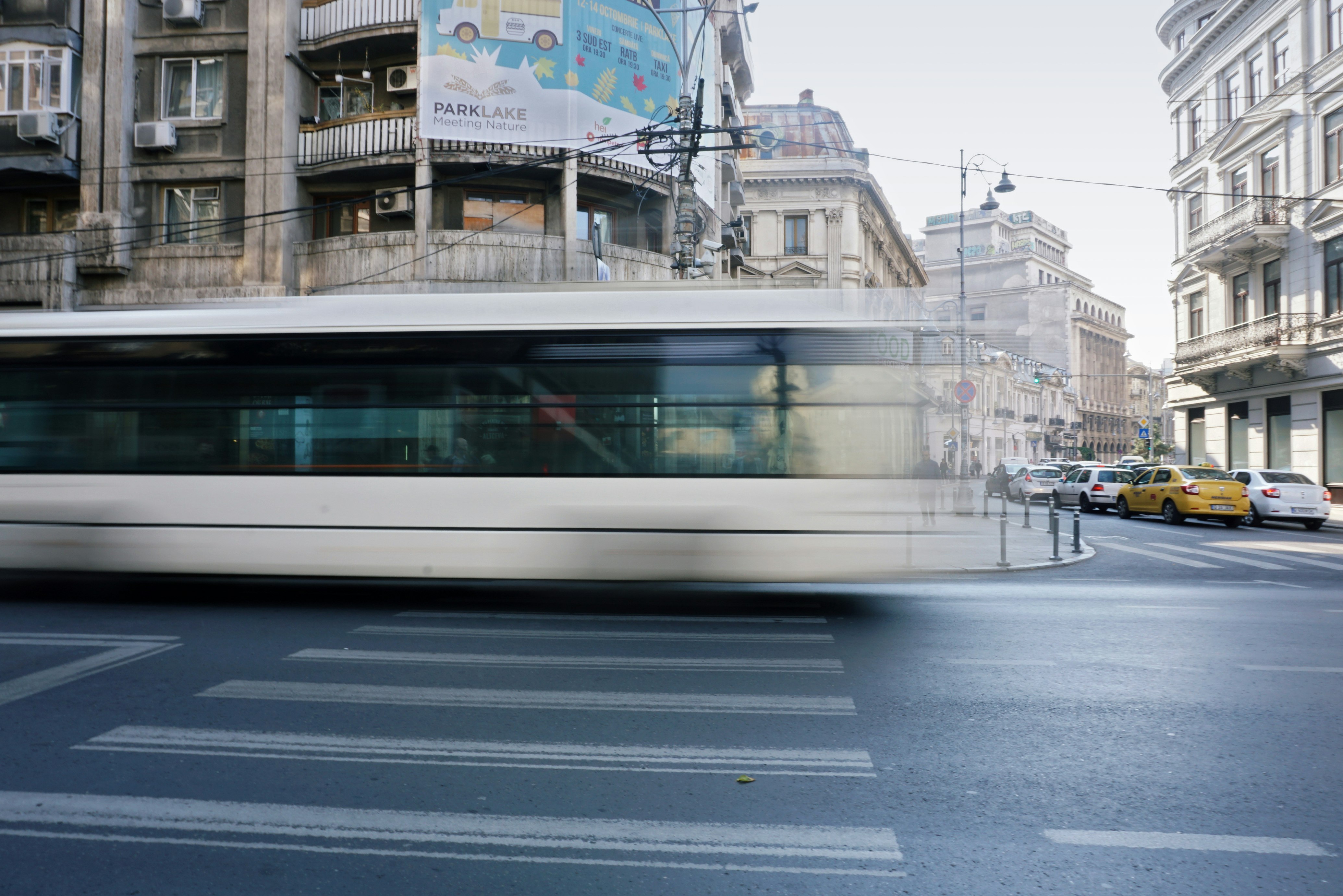 The best ways to travel between Bucharest and Brașov