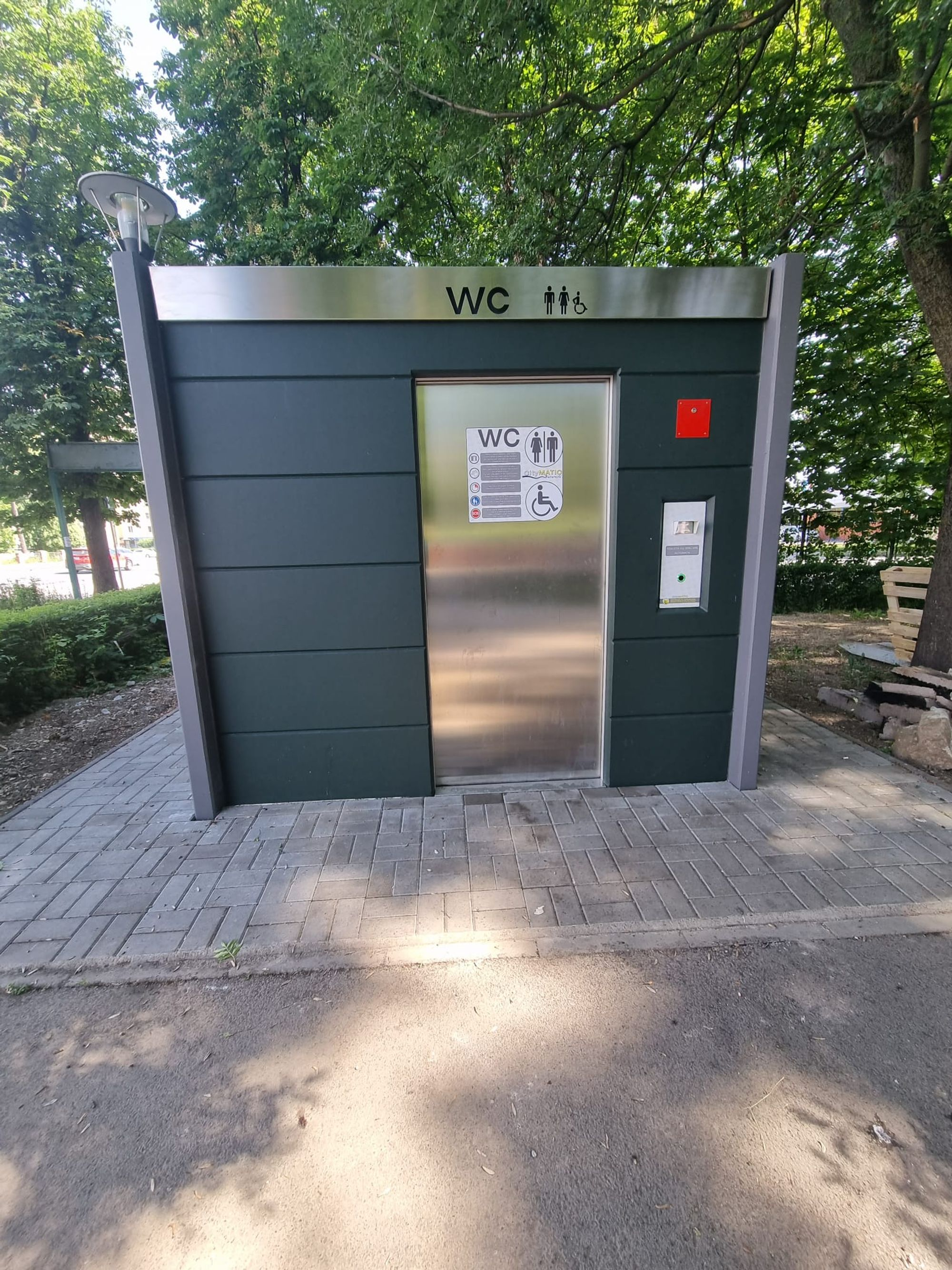 Exterior view of the smart public toilet near Parcul Tractorul